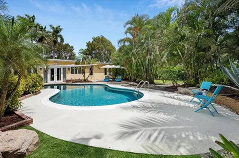 5900 SW 18th Street Plantation FL 33317