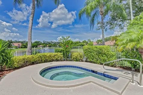 5137 Elpine Way Riviera Beach FL 33418