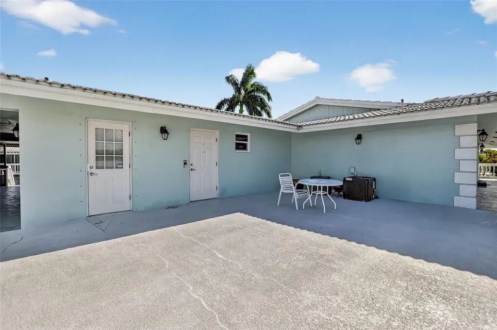 322 N Federal Highway Deerfield Beach FL 33441