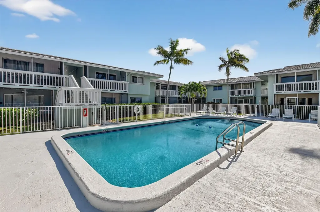 322 N Federal Highway Deerfield Beach FL 33441