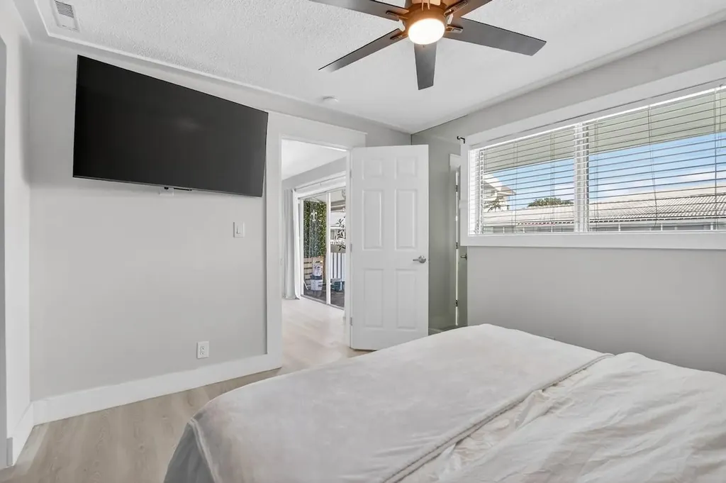 322 N Federal Highway Deerfield Beach FL 33441