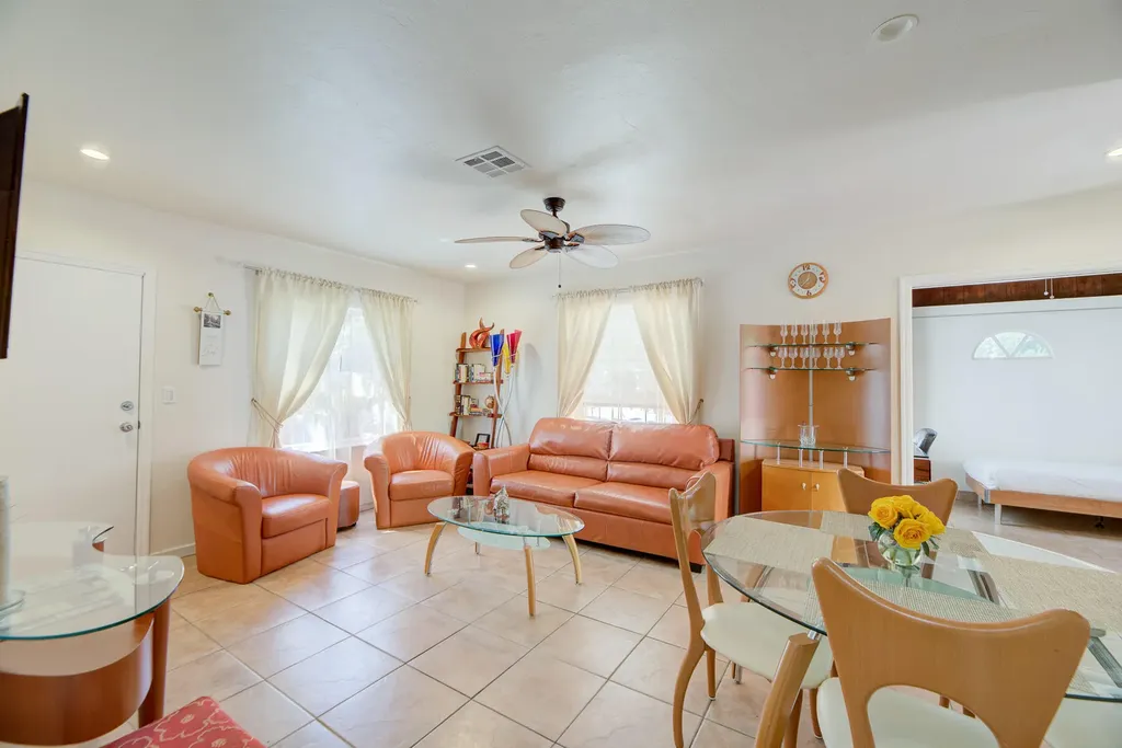 1136 NE 17th Way Fort Lauderdale FL 33304