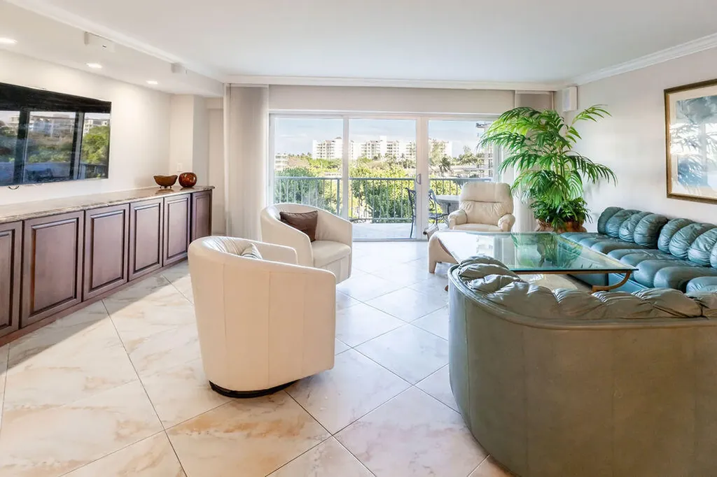 875 E Camino Real Boca Raton FL 33432
