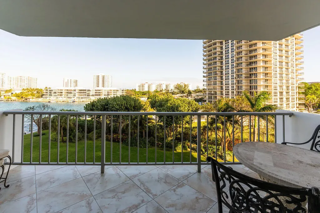 875 E Camino Real Boca Raton FL 33432
