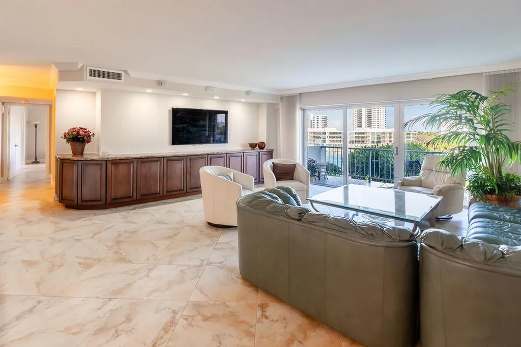 875 E Camino Real Boca Raton FL 33432