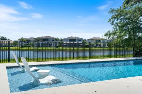 9948 Espresso Manor Boca Raton FL 33496