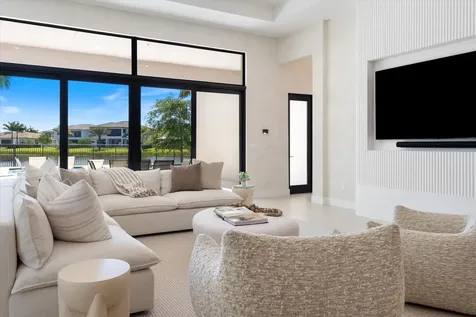 9948 Espresso Manor Boca Raton FL 33496