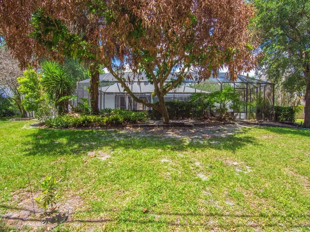 1070 47th Avenue SW Vero Beach FL 32968