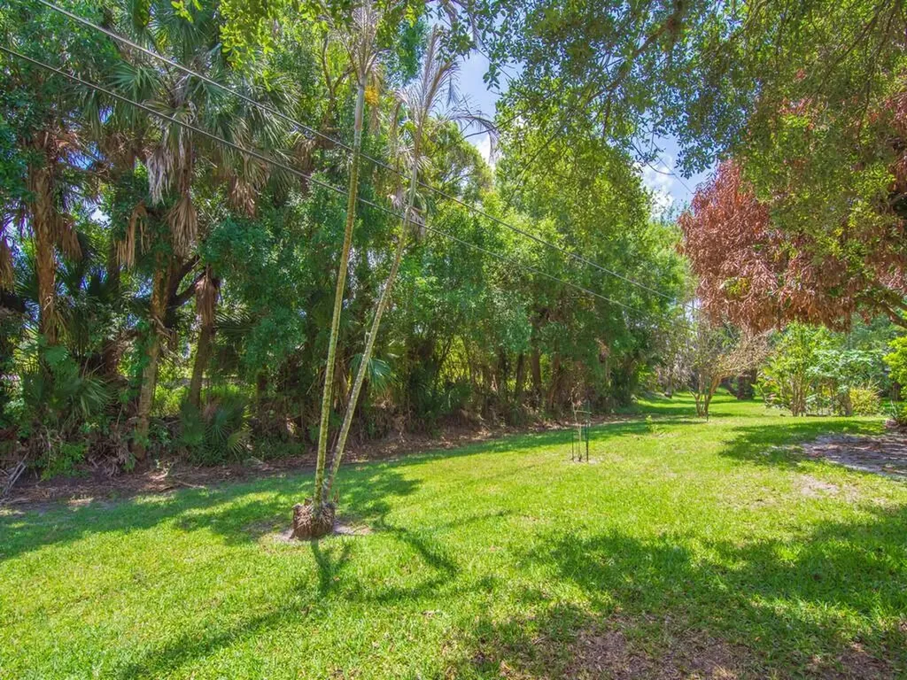 1070 47th Avenue SW Vero Beach FL 32968