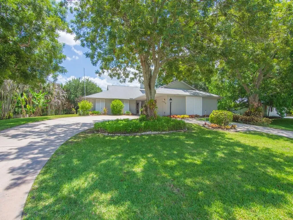 1070 47th Avenue SW Vero Beach FL 32968