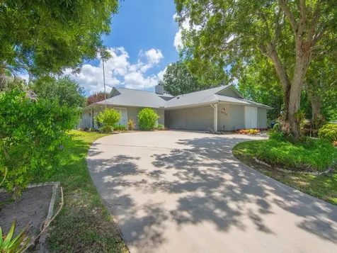 1070 47th Avenue SW Vero Beach FL 32968