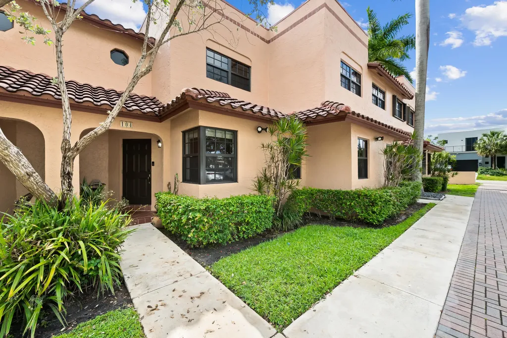 201 NE 16th Place Fort Lauderdale FL 33305