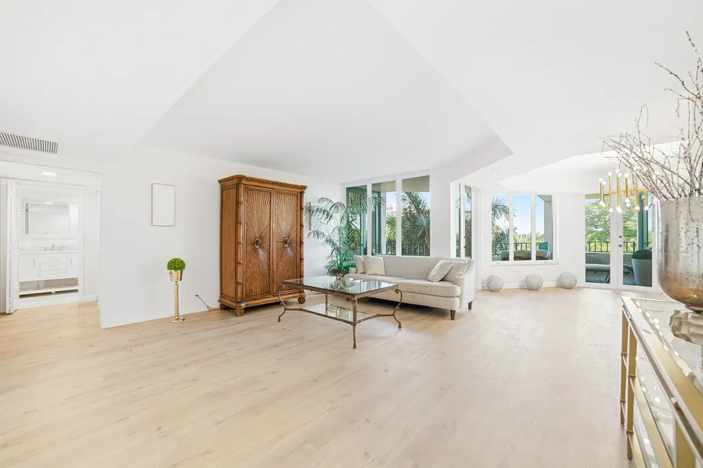 100 SE 5th Avenue Boca Raton FL 33432