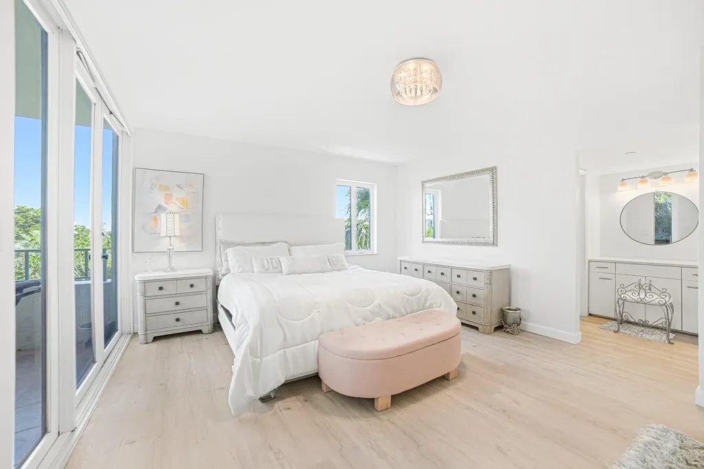 100 SE 5th Avenue Boca Raton FL 33432