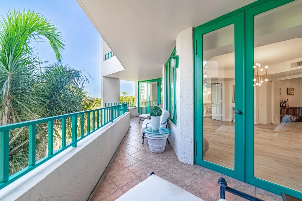 100 SE 5th Avenue Boca Raton FL 33432