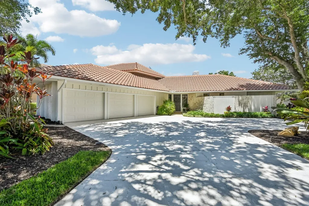 15 Carrick Road Palm Beach Gardens FL 33418