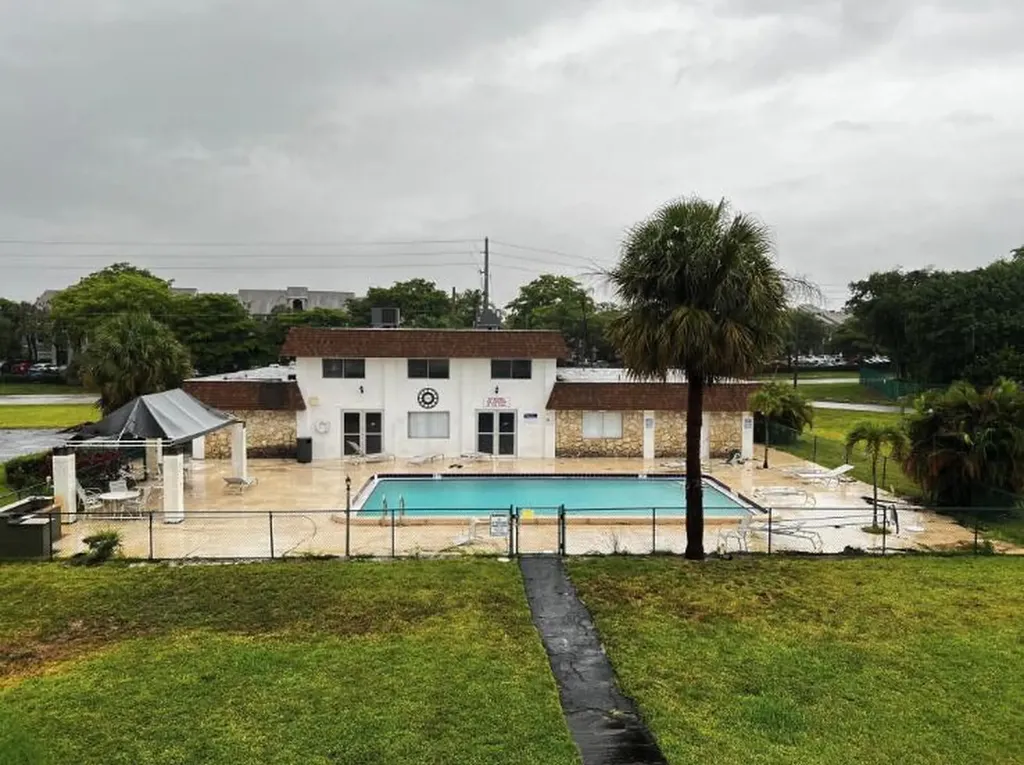 6289 Lear Drive Atlantis FL 33462