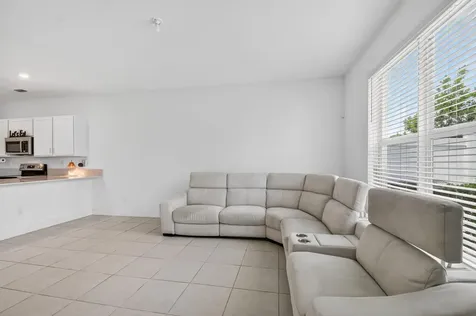 6933 N Harbours Edge Avenue Lake Worth FL 33467