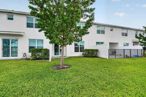 6933 N Harbours Edge Avenue Lake Worth FL 33467