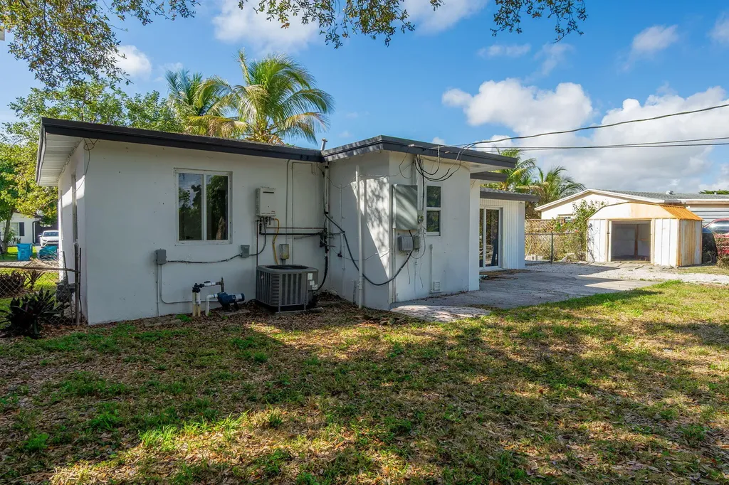 113 SE 8th Avenue Boynton Beach FL 33435