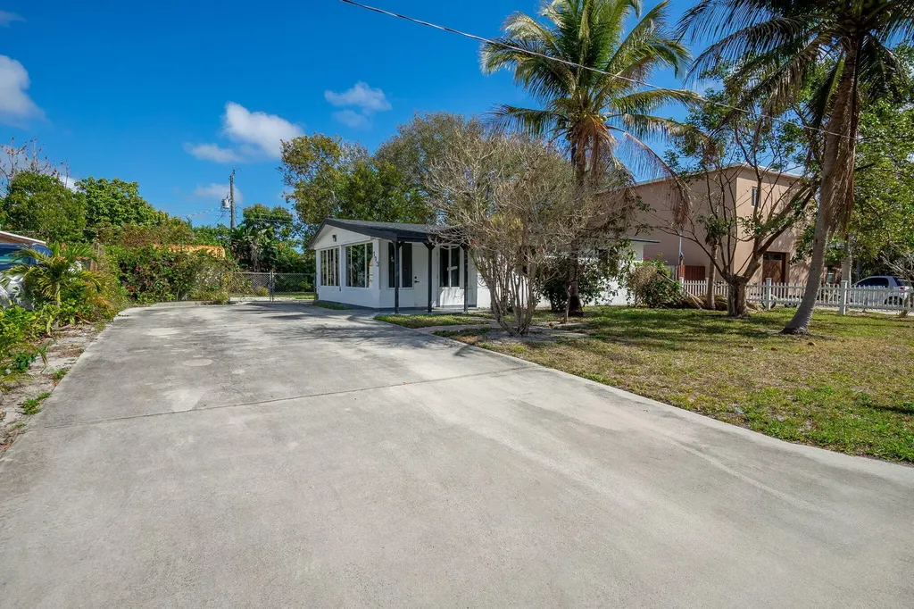 113 SE 8th Avenue Boynton Beach FL 33435