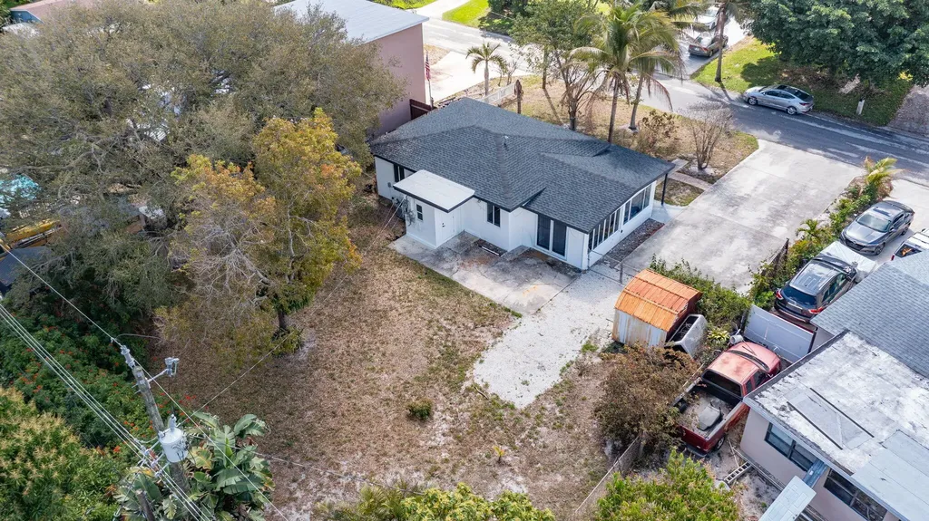 113 SE 8th Avenue Boynton Beach FL 33435