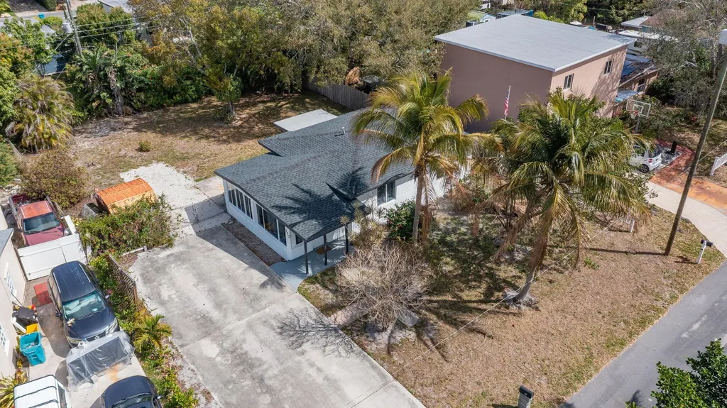 113 SE 8th Avenue Boynton Beach FL 33435