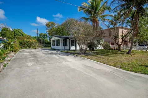 113 SE 8th Avenue Boynton Beach FL 33435