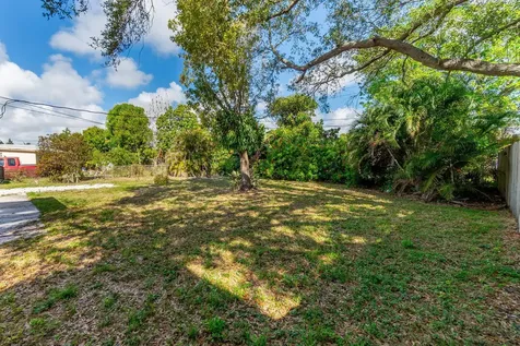 113 SE 8th Avenue Boynton Beach FL 33435
