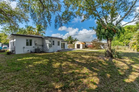 113 SE 8th Avenue Boynton Beach FL 33435