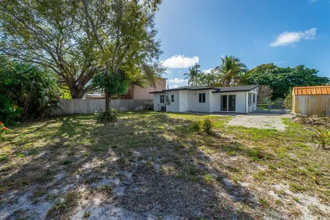 113 SE 8th Avenue Boynton Beach FL 33435