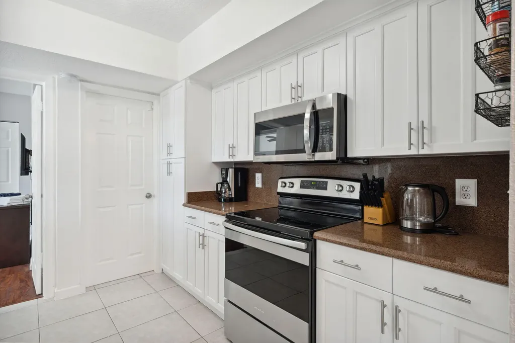 428 SE 2nd Street Deerfield Beach FL 33441