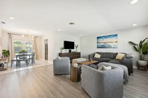 428 SE 2nd Street Deerfield Beach FL 33441