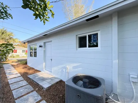 912 SE Tarpon Avenue Stuart FL 34994