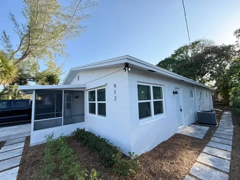 912 SE Tarpon Avenue Stuart FL 34994