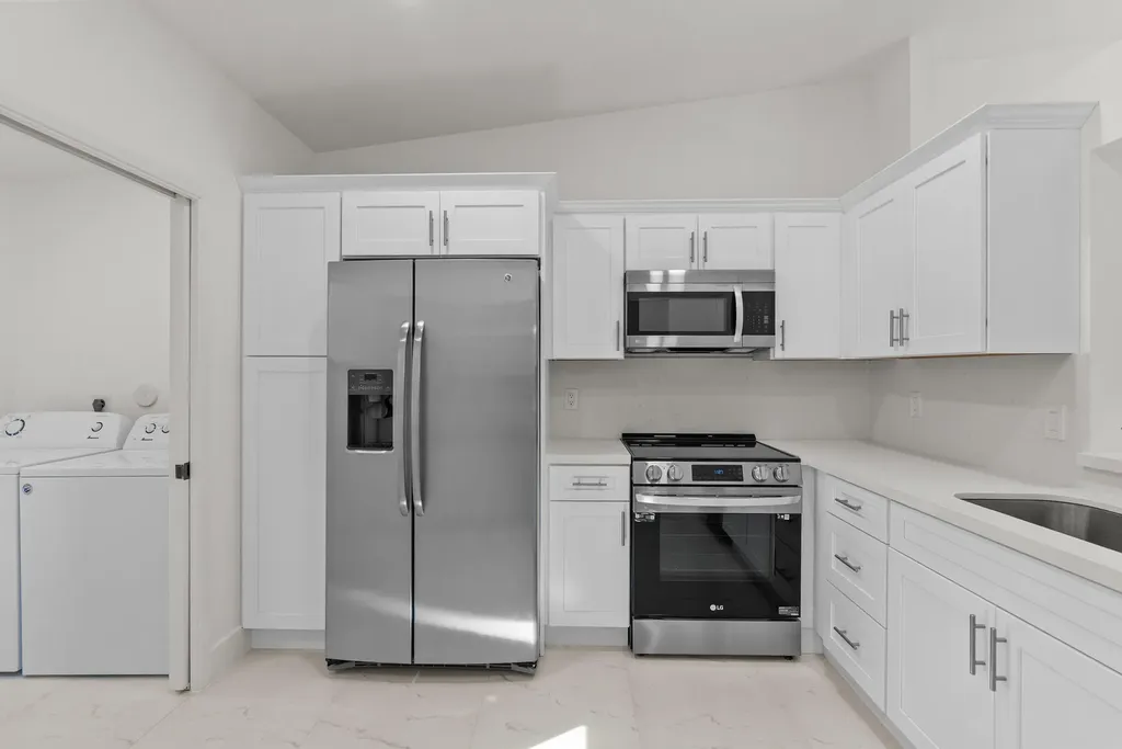8273 Springtree Road Boca Raton FL 33496