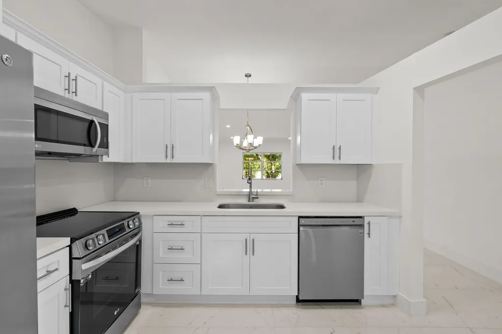 8273 Springtree Road Boca Raton FL 33496