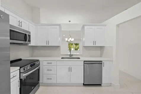 8273 Springtree Road Boca Raton FL 33496