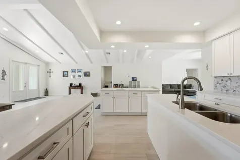 1123 Granada Hutchinson Island FL 34949