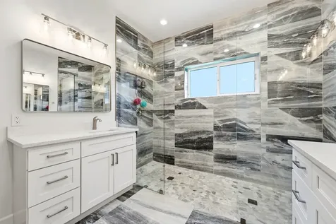 1123 Granada Hutchinson Island FL 34949