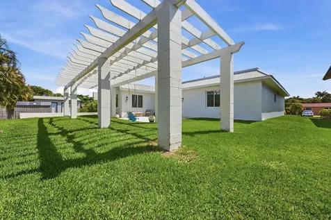 1123 Granada Hutchinson Island FL 34949