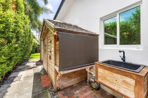 3420 NE 17th Terrace Oakland Park FL 33334