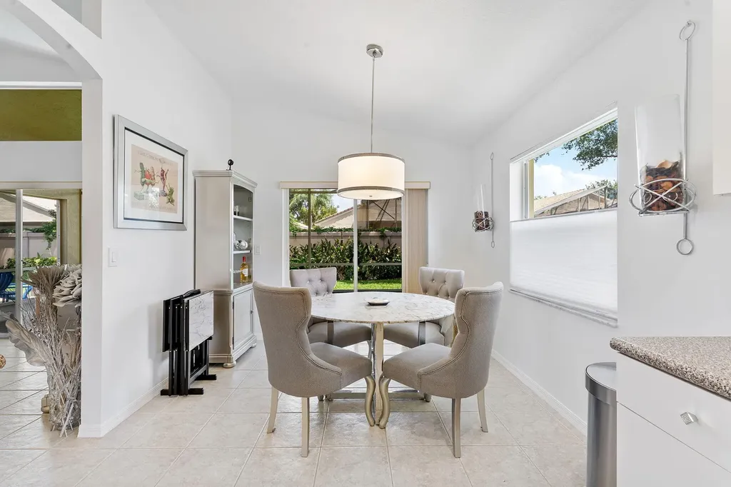6887 Viale Elizabeth Delray Beach FL 33446