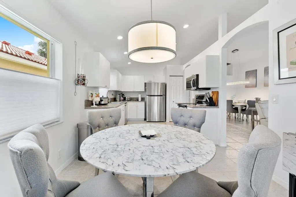6887 Viale Elizabeth Delray Beach FL 33446