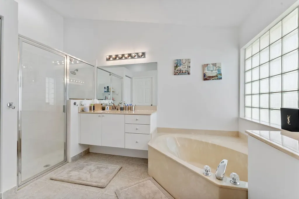 6887 Viale Elizabeth Delray Beach FL 33446