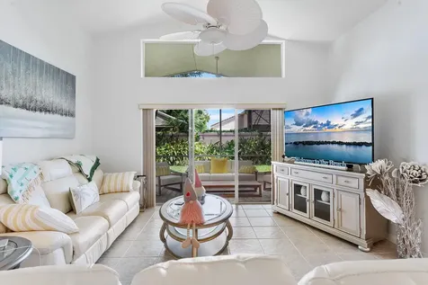 6887 Viale Elizabeth Delray Beach FL 33446