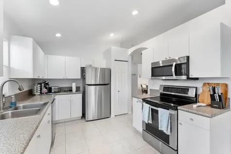 6887 Viale Elizabeth Delray Beach FL 33446