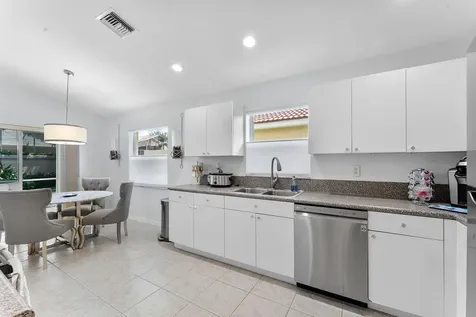 6887 Viale Elizabeth Delray Beach FL 33446