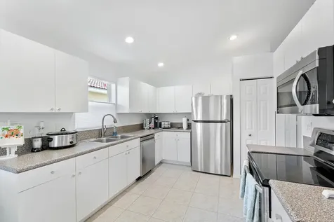 6887 Viale Elizabeth Delray Beach FL 33446