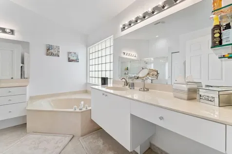 6887 Viale Elizabeth Delray Beach FL 33446